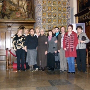Grupowe zdjęcie uczestników warsztatów w Dworze Artusa