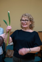 zdjęcia z akcji wręczania kwiatów