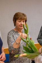 zdjęcia z akcji wręczania kwiatów